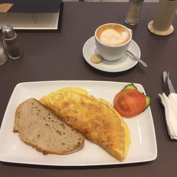 Christa Lutum Bäckermeisterin - #omelette #3 eggs w/ tomato and cheese inside #greenfood #cleanfood KISS ME :) - Bakeries Near Me - Berlin, BE