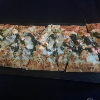Lake House - Three cheese pesto chicken and spinach flatbread - American Near Me - Newfield, New Jersey