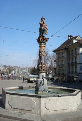 Kindlifresserbrunnen by null