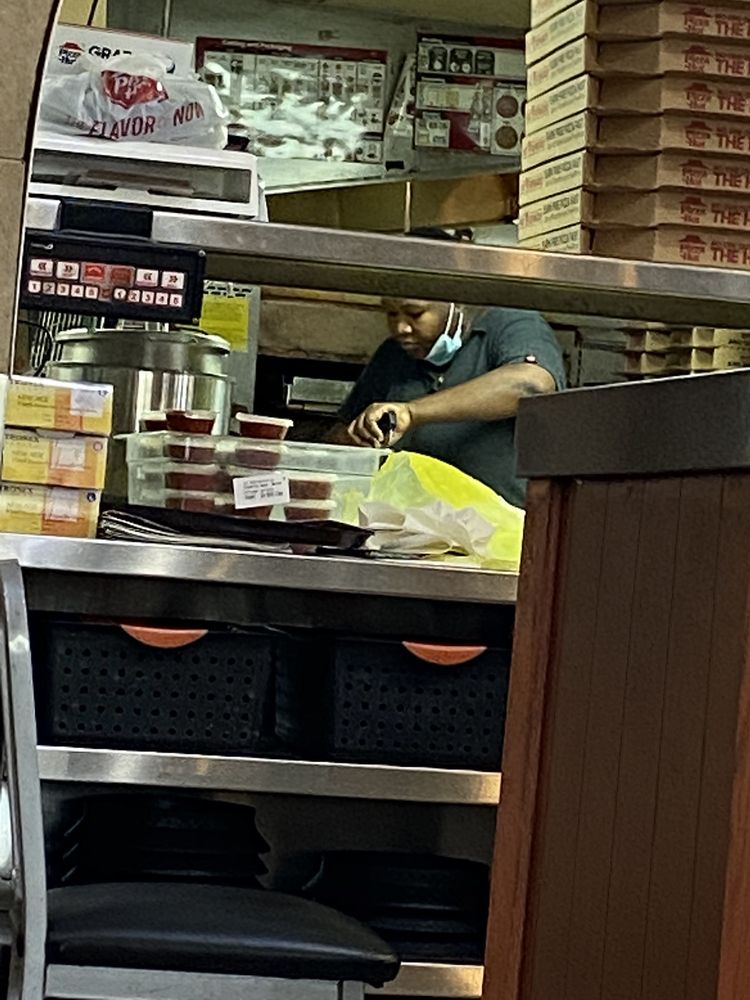 PIZZA HUT Updated September 2024 13 Photos & 39 Reviews 2509