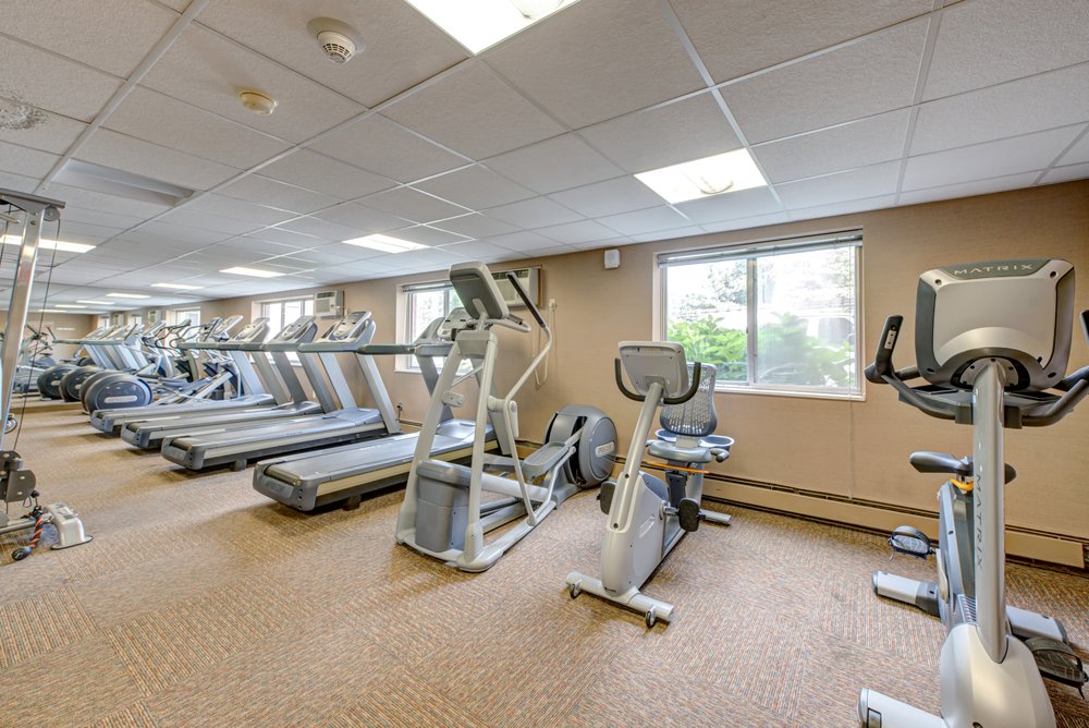 NORTH CHURCH TOWERS Updated September 2024 41 Photos 9235 N Church Dr, Parma Heights, Ohio