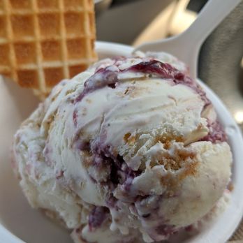 Jeni's Splendid Ice Creams - Brambleberry crumble, so good! - Ice Cream & Frozen Yogurt Near Me - Austin, Texas Jeni's Splendid Ice Creams - Brambleberry crumble, so good! - Ice Cream & Frozen Yogurt Near Me - Austin, Texas