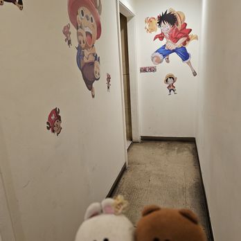 Red Cafe - Hallway to the restroom - Chinese Near Me - Honolulu, Hawaii