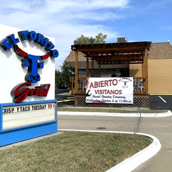 El Torito Grill - Restaurant Exterior and Patio - Mexican Near Me - Kansas City, Kansas