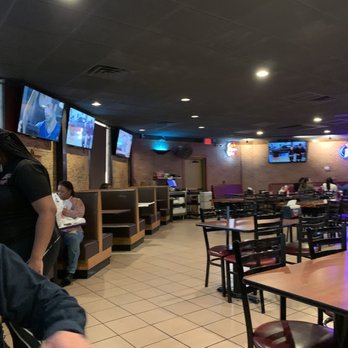 The Juicy Crab - TVs along the edges - Bars Near Me - Jacksonville, Florida