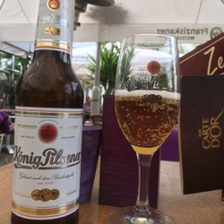 Zeitlos - ... wieder zu viel geredet. Mund halten. Leute beobachten und ein kühles Bier ...