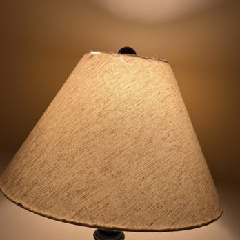 Painter's Lodge - Dusty lamps also ripping at top - Hotels Near Me - Campbell River, British Columbia