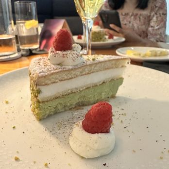 Aurora At The Celeste - Pistachio cake - American Near Me - Orlando, Florida