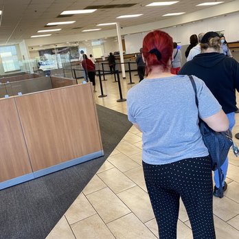 Chase Bank - Bank 10 people in line - Banks & Credit Unions Near Me - Moreno Valley, California
