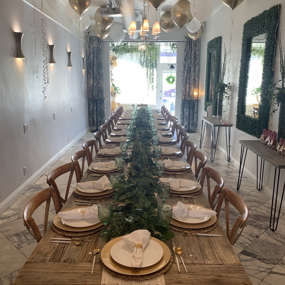 Violet Cactus Petite - Table setting decorated by Violet Catus - Party Equipment Rentals Near Me - Burbank, California