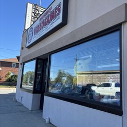 Digital Press Videogames - Outside store
