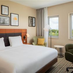 Hilton Frankfurt Airport - Guest room