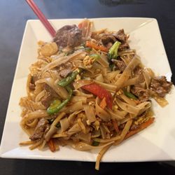 Bann Thai - Drunken Noodles with Beef