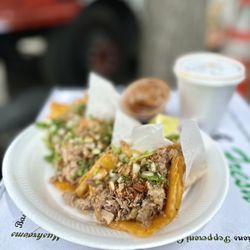 Birrieria La Raza - Quesabirria tacos