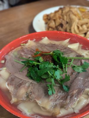 食宴兰州牛肉拉面 Shi Yan Lanzhou Beef Noodles by null