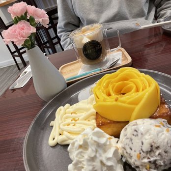 Sweeteria - Mango Sticky Rice Honey Toast - Desserts Near Me - Silver Spring, Maryland