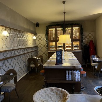 Gigi Trattoria - Inside - Italian Near Me - Munich, BY