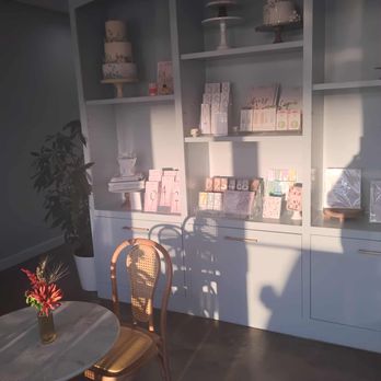 Little Sister Cake Shop - Custom Cakes Near Me - Houston, Texas