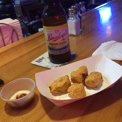 Lauries Coach Bar & Grill