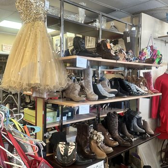 Ragtime Consignment Boutique - Great shoes! - Women's Clothing Near Me - Panama City, Florida Ragtime Consignment Boutique - Great shoes! - Women's Clothing Near Me - Panama City, Florida