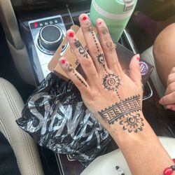 Henna Tattoos at Artistic Jewelry Plus - Henna?