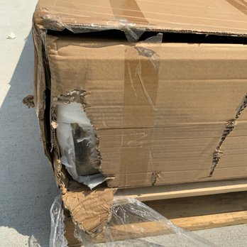 Event Decor Direct - Delivered drop ship in this condition dirty heavy damage - Home Decor Near Me - Deerfield Beach, Florida