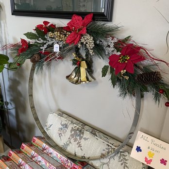 The-plantshoppe - beautiful hoop wreath $32 - Nurseries & Gardening Near Me - Solvang, California