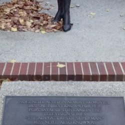 Noel Neill Statue