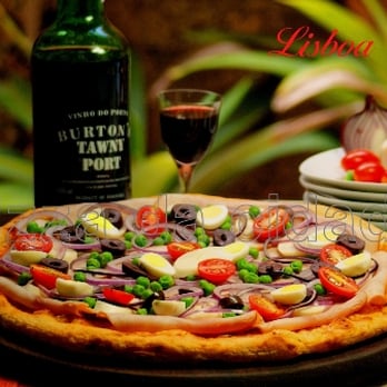 Pizza da Cidade - Pizza Lisboa - Molho com vinho do porto, presunto artesanal defumado e base de muzzarella de bufala. - Food Delivery Services Near Me - Jundiaí, SP Pizza da Cidade - Pizza Lisboa - Molho com vinho do porto, presunto artesanal defumado e base de muzzarella de bufala. - Food Delivery Services Near Me - Jundiaí, SP
