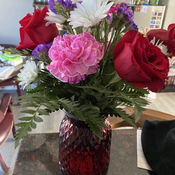 River City Florist - These were the Boldly Bashful by BloomNation Deluxe version. - Florists Near Me - Jefferson City, Missouri