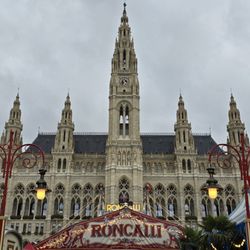 Rathausplatz - Circus Theater Roncalli was in the town hall square