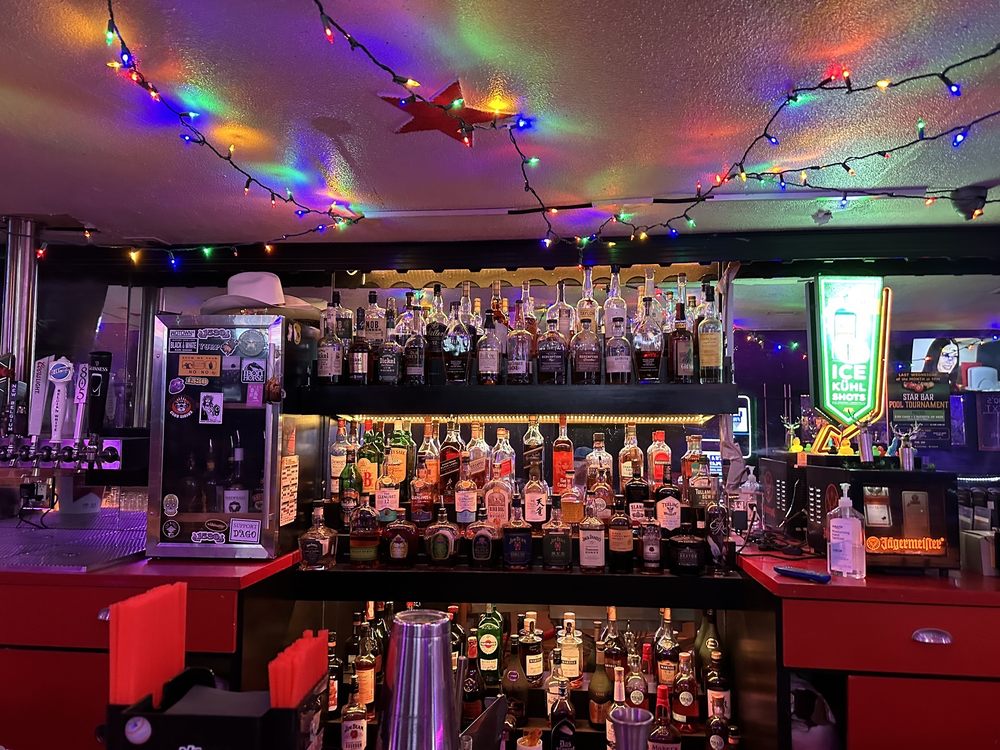 STAR BAR - Updated February 2026 - 207 Photos & 608 Reviews - 423 E St ...