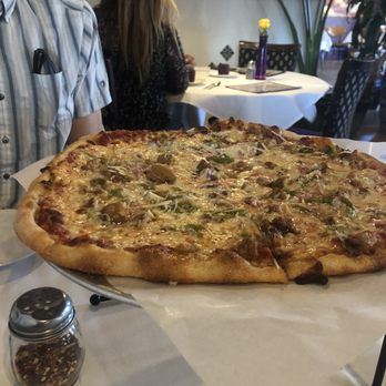 Blue Heron Brewery - The Valle pizza with chicharones and green chili - Breweries Near Me - Española, New Mexico Blue Heron Brewery - The Valle pizza with chicharones and green chili - Breweries Near Me - Española, New Mexico