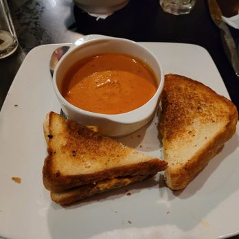 Grand Trunk Pub - Grilled Cheese sandwich with tomato bisque - Pubs Near Me - Detroit, Michigan Grand Trunk Pub - Grilled Cheese sandwich with tomato bisque - Pubs Near Me - Detroit, Michigan