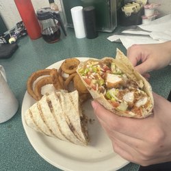 W's Diner - Chicken wrap with onion rings