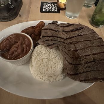 La Parrilla Broadway - Carne Asada - Colombian Near Me - Chicago, Illinois La Parrilla Broadway - Carne Asada - Colombian Near Me - Chicago, Illinois