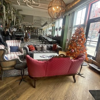 Roost - Additional sitting area - American Near Me - Buffalo, New York