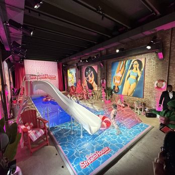 Barbie Stream House - Walking Tours Near Me - New York, New York