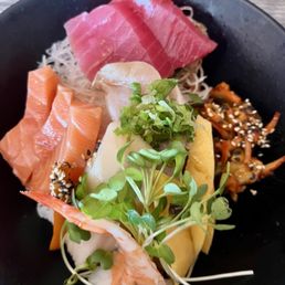 Chirashi bowl lunch $16 Chirashi bowl lunch $16