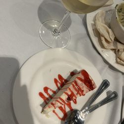 Bella Luna Cafe - White chocolate cheesecake