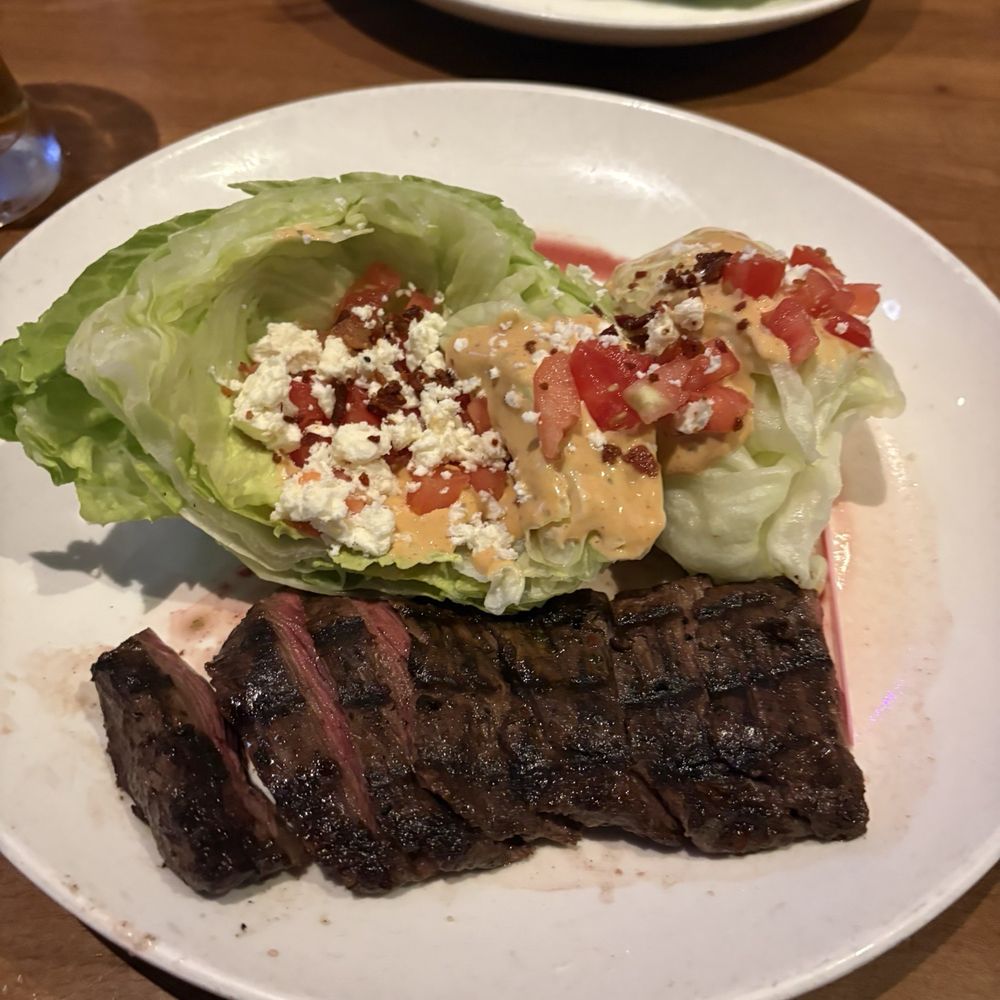 Paradiso 37 - Steak Ranch Salad - Latin American Near Me - Orlando, Florida