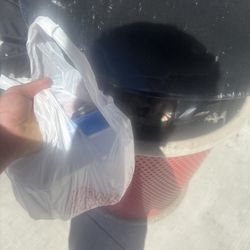 Hunan Chinese Restaurant - Throwing away the food