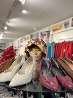 The Red Kat Vintage by null