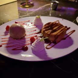 Butter cake with caramel ice cream