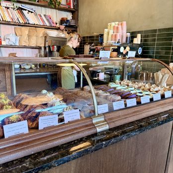 Del Sur Bakery & Cafe - Filipino Near Me - Chicago, Illinois