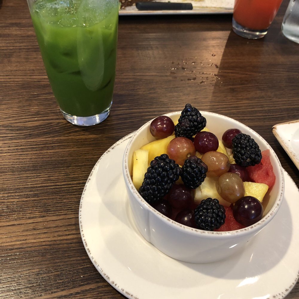 First Watch - KALE TONIC JUICE and FRESH SEASONAL FRUIT - Cafes Near Me - Lexington, Kentucky