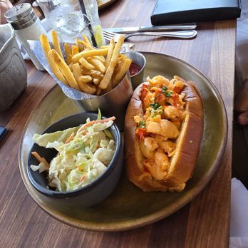 King's Fish House - Pine Ave - Lobster roll - Seafood Near Me - Long Beach, California King's Fish House - Pine Ave - Lobster roll - Seafood Near Me - Long Beach, California