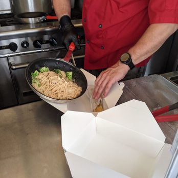 Cucina Veloce - Roasted chicken with linguine, (13.) - Food Trucks Near Me