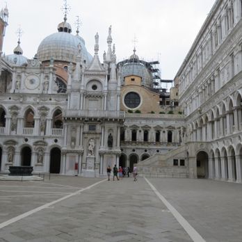 Palazzo Ducale - The courtyard of the Palazzo Ducale. - Museums Near Me - Venezia, VE Palazzo Ducale - The courtyard of the Palazzo Ducale. - Museums Near Me - Venezia, VE