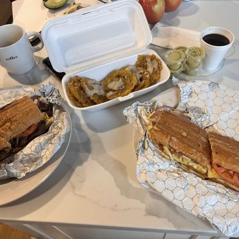 Cafeteria Yesenia - Yesenia con huevo, Tostones, Steak - Cuban Near Me - Chicago, Illinois Cafeteria Yesenia - Yesenia con huevo, Tostones, Steak - Cuban Near Me - Chicago, Illinois